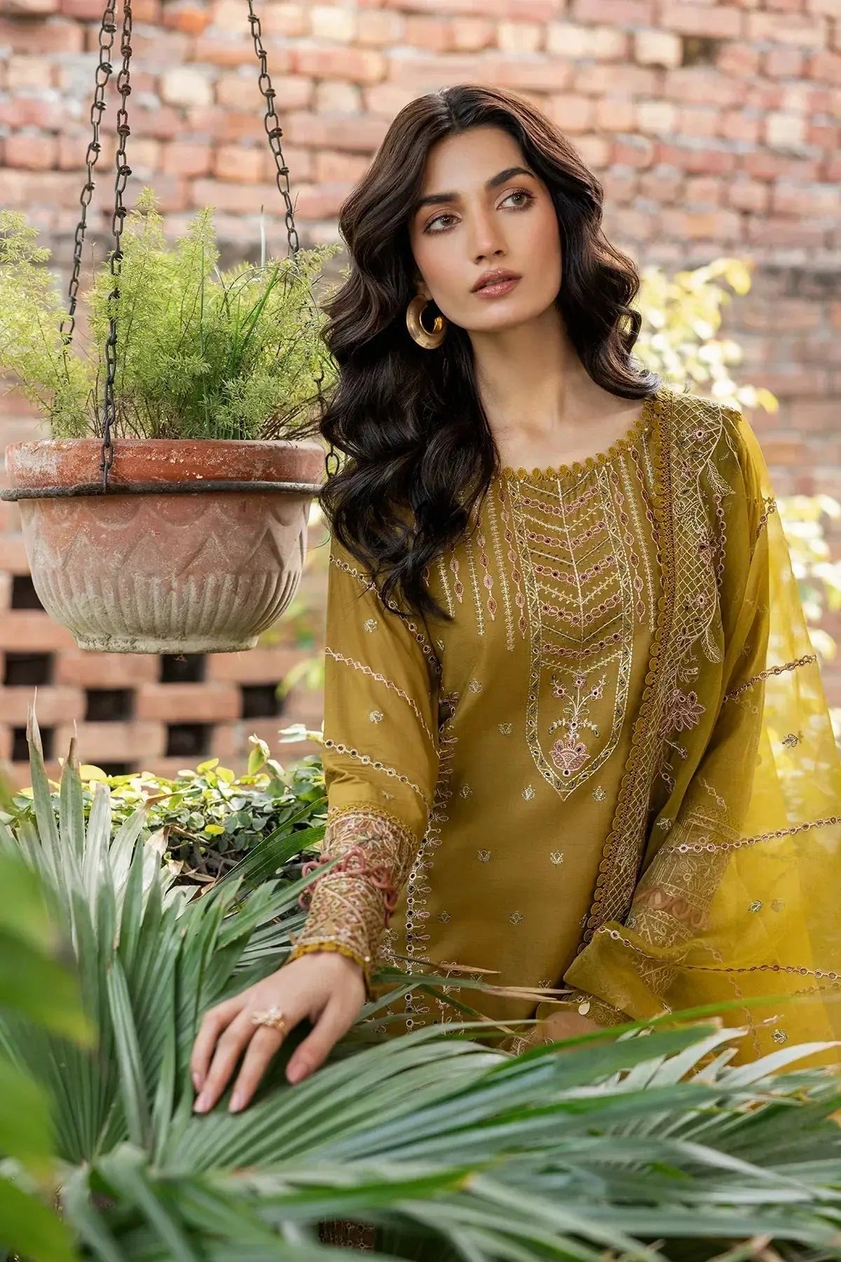 Farasha | Bahaar Embroidered Lawn | Summer Bloom - Pakistani Designer Dress - by Farasha | Type: Luxury - 100% Original at Saira Sultan