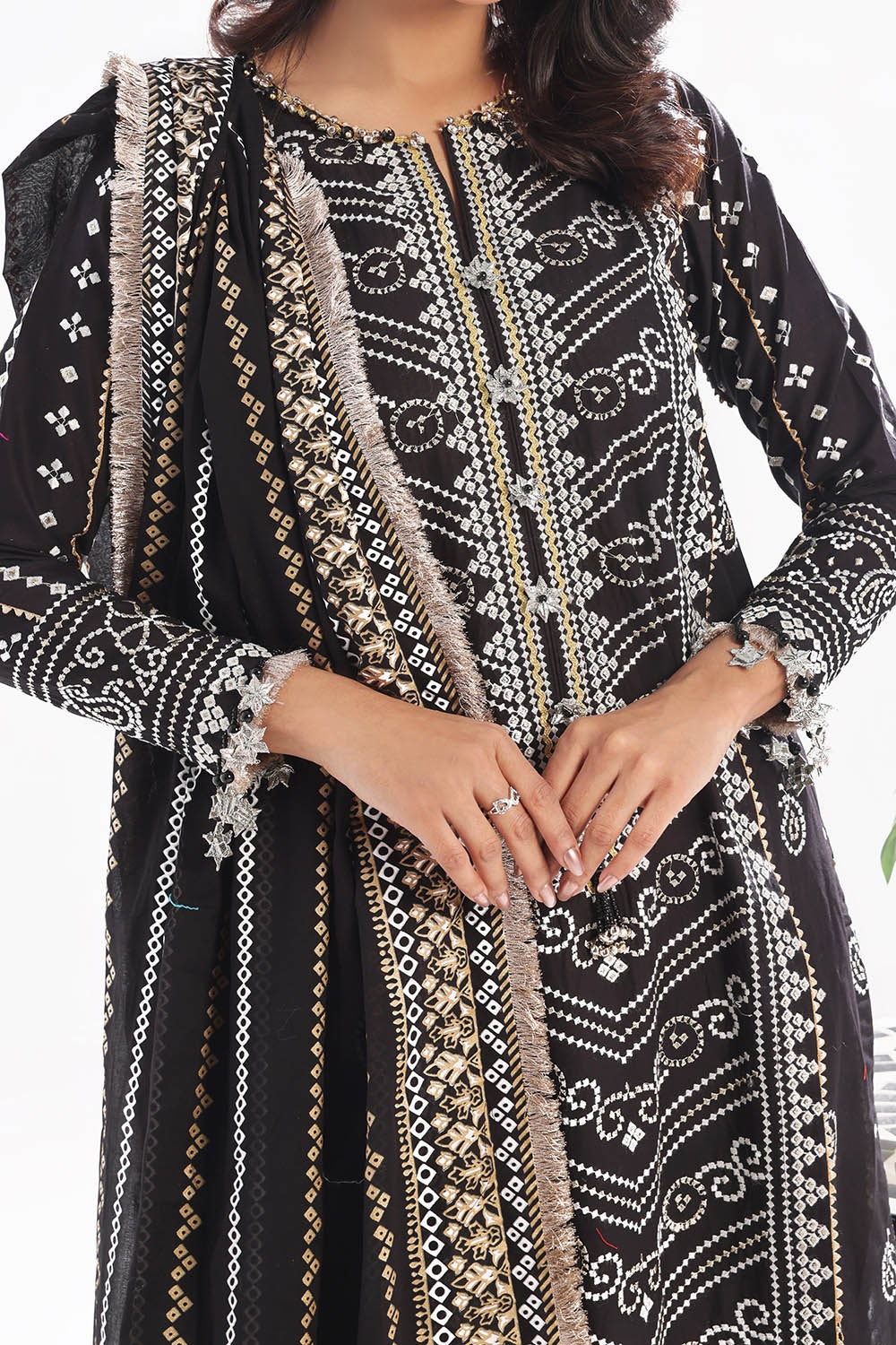Gul Ahmed | Chunri Lawn 25 | CL-52407 M Black Lawn