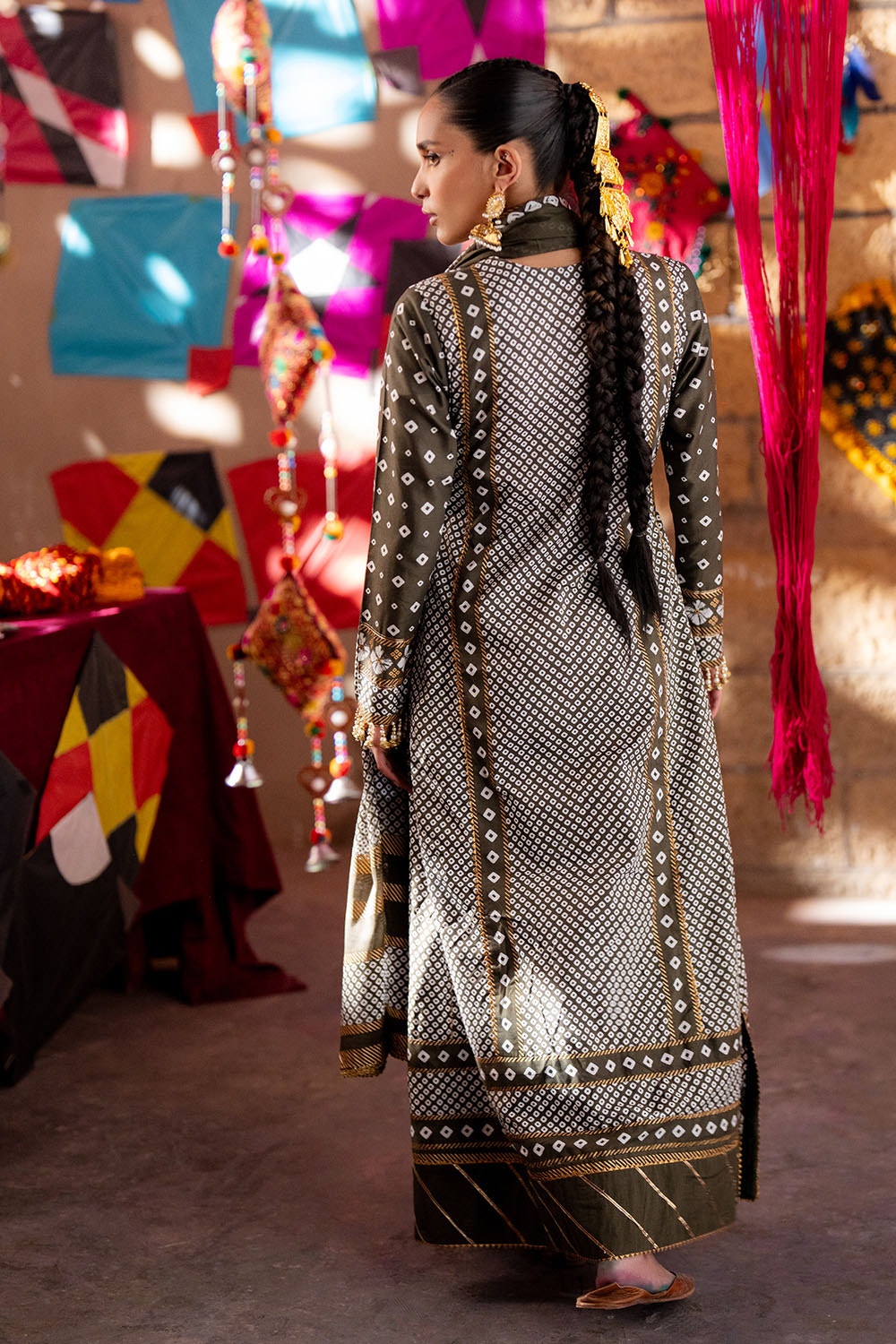 Gul Ahmed | Chunri Lawn 25 | CL-52401 B S Brown Lawn