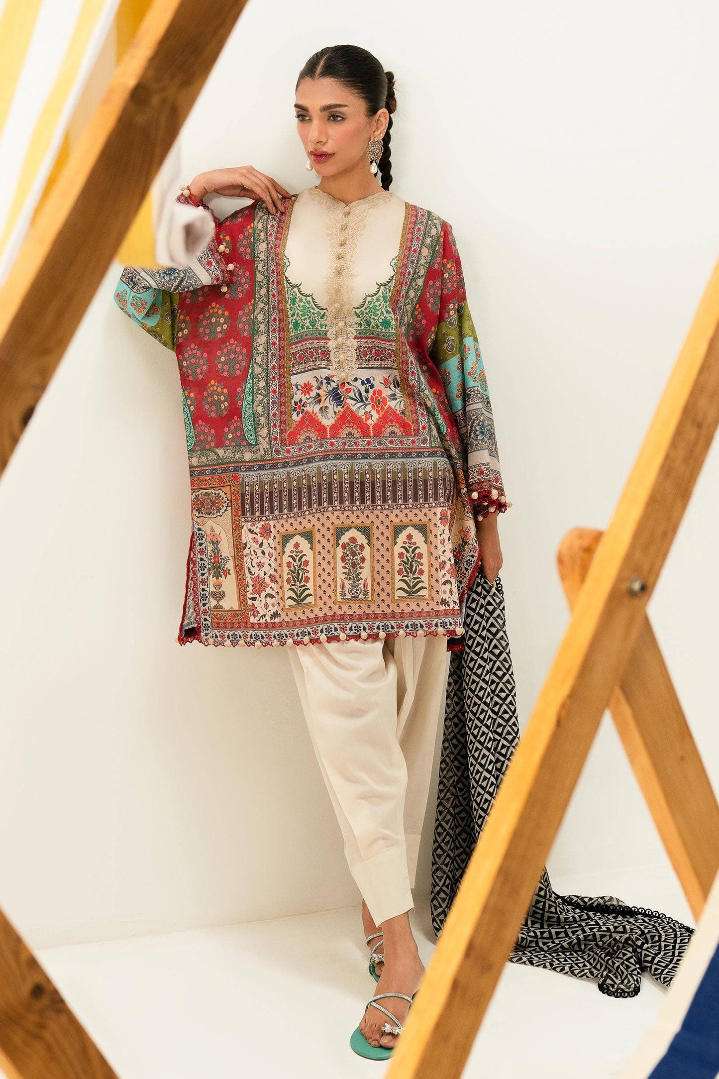 Sana Safinaz | Mahay Summer Lawn 24 | S-26 - Pakistani Designer Dress - by Sana Safinaz | Type: Luxury - 100% Original at Saira Sultan