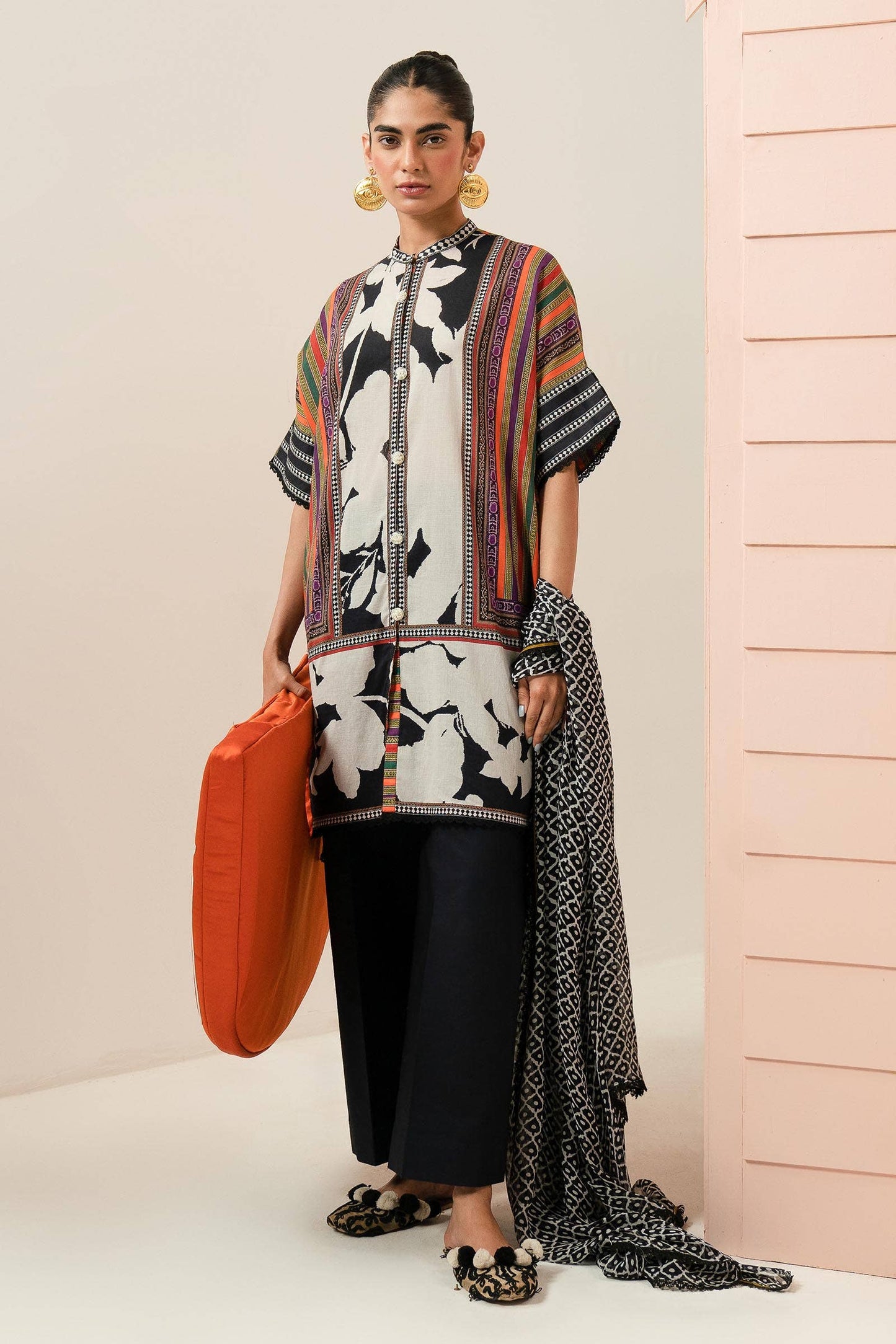 Sana Safinaz | Mahay Summer Lawn 24 | S-05 - Pakistani Designer Dress - by Sana Safinaz | Type: Luxury - 100% Original at Saira Sultan