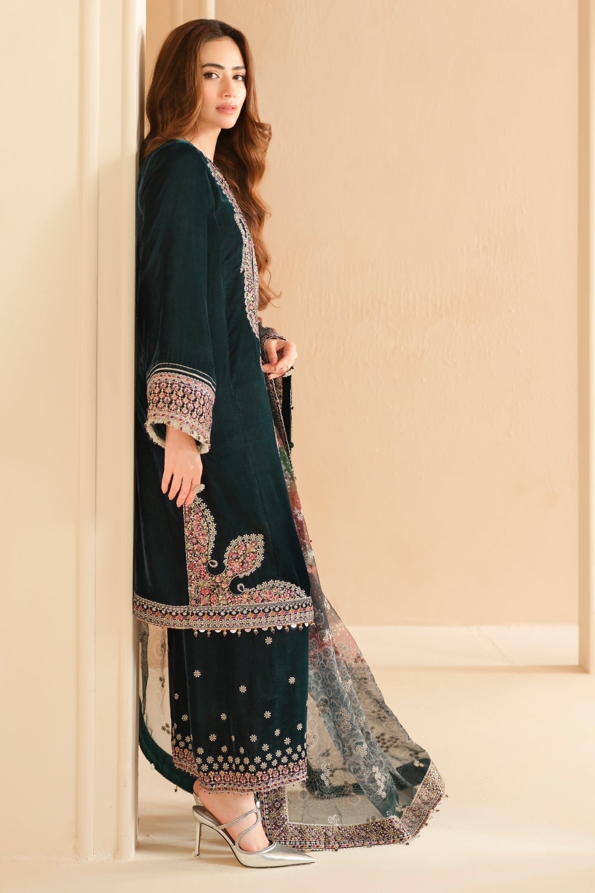 Jazmin | Velvet Edit 24 | Velvet Formal VF-2039 - Pakistani Designer Dress - by Jazmin | Type: Formal - 100% Original at Saira Sultan