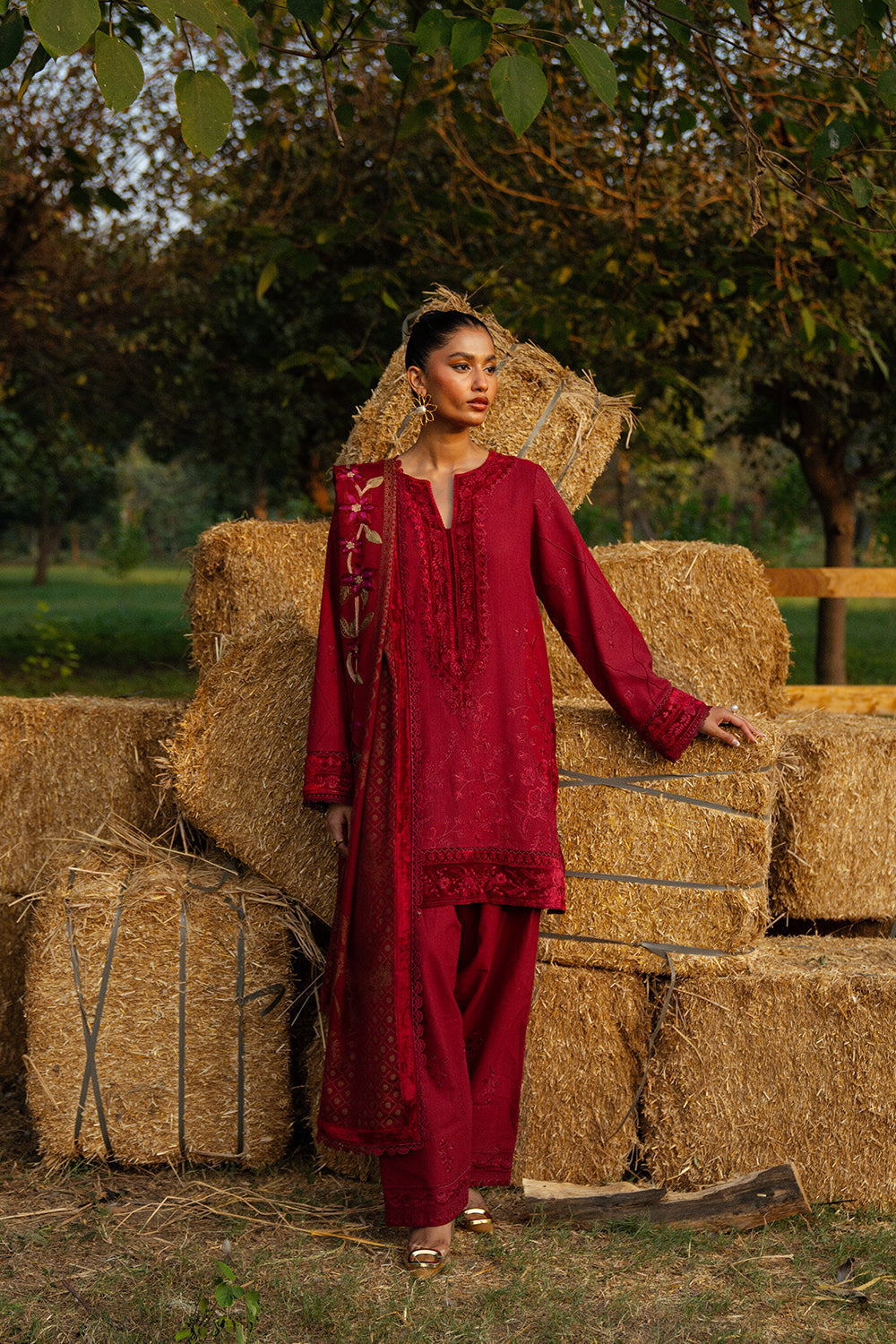 Saira Rizwan | Winter 2024 | ESPER-SRW24-05 XS Maroon Khaddar