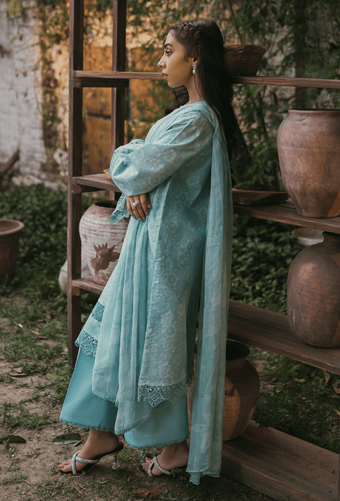 Humdum | Gardenia Lawn | D07 - Pakistani Designer Dress - by HumDum | Type: Luxury - 100% Original at Saira Sultan