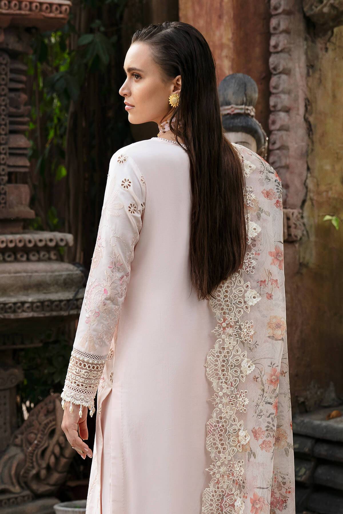 Imrozia Premium | Reve Luxury Lawn | S.L 62 Regine - Pakistani Designer Dress - by Imrozia Premium | Type: Luxury - 100% Original at Saira Sultan