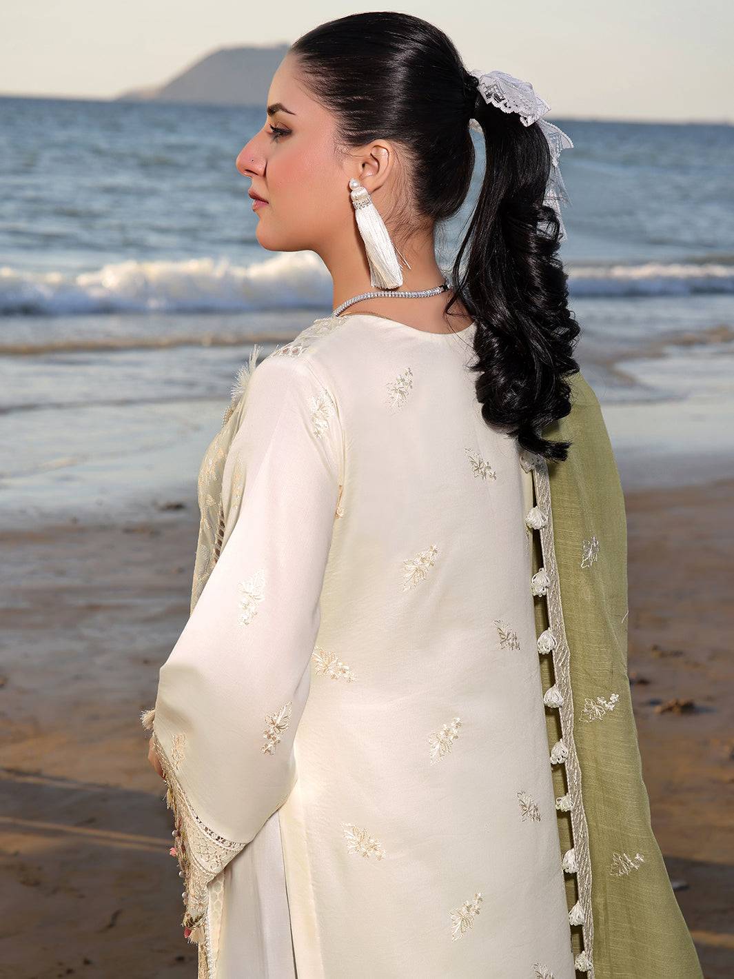Izel | Saahil Signature Lawn 24 | FLOSSIE - Pakistani Designer Dress - by Izel | Type: Luxury - 100% Original at Saira Sultan