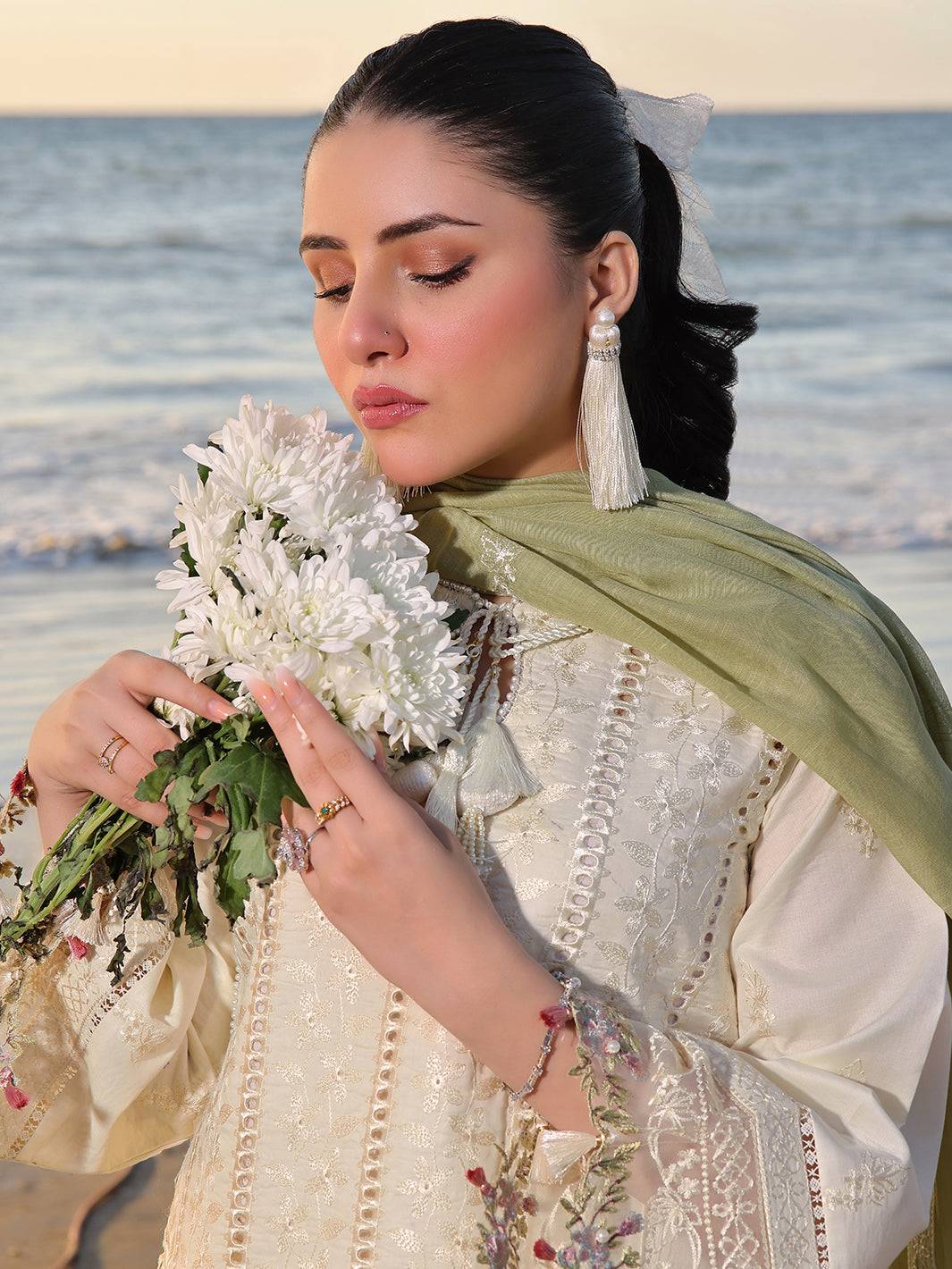Izel | Saahil Signature Lawn 24 | FLOSSIE - Pakistani Designer Dress - by Izel | Type: Luxury - 100% Original at Saira Sultan