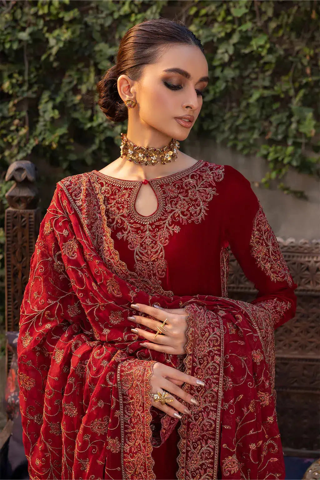 Iznik | Festive Velvet 23 | IV-37 MANIJEH - Pakistani Designer Dress - by Iznik | Type: Formal - 100% Original at Saira Sultan