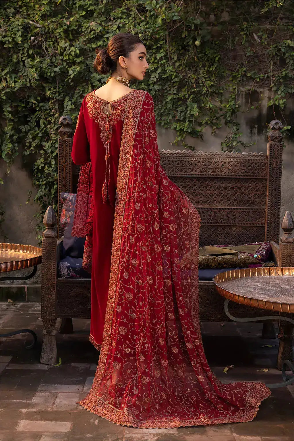 Iznik | Festive Velvet 23 | IV-37 MANIJEH - Pakistani Designer Dress - by Iznik | Type: Formal - 100% Original at Saira Sultan