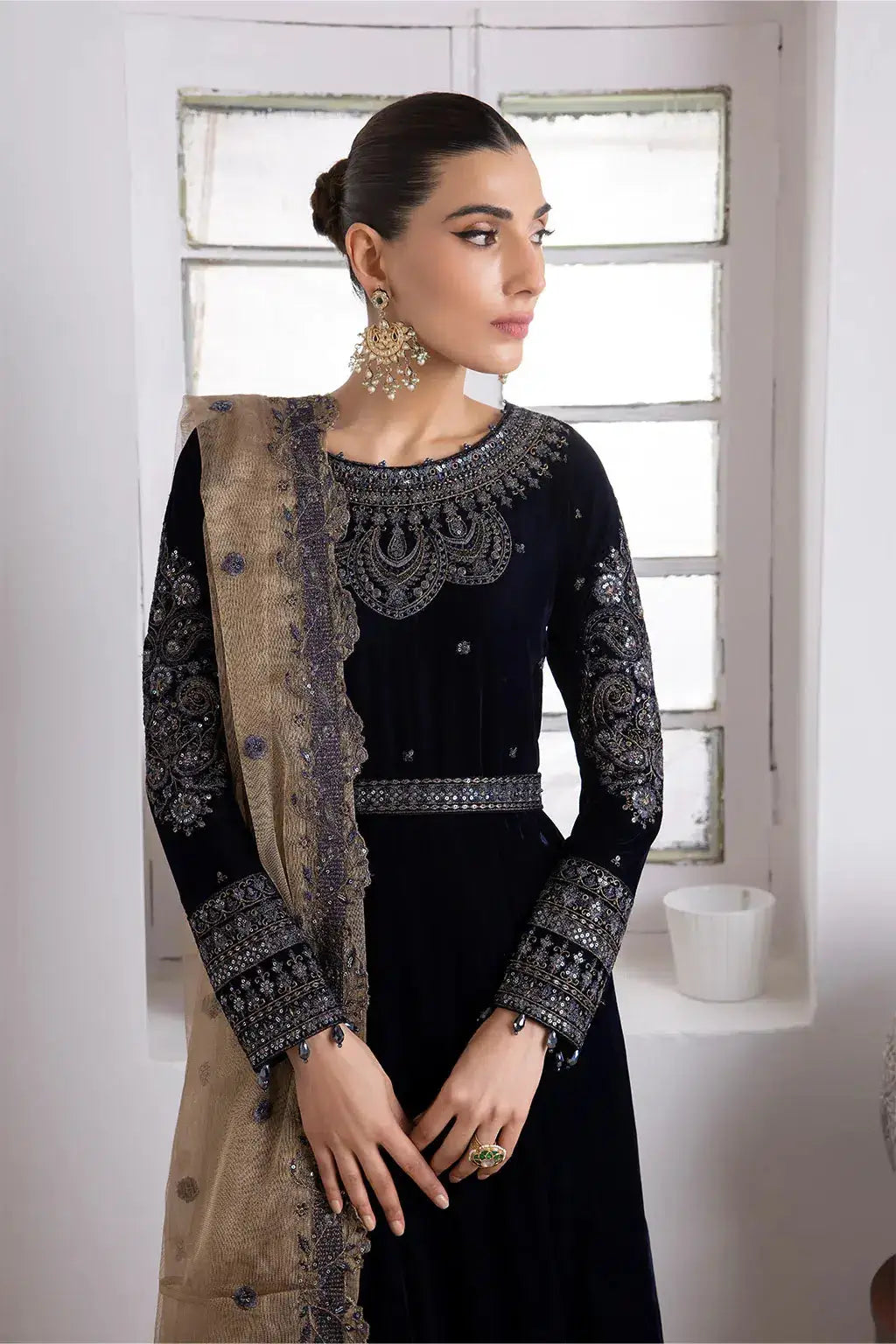 Iznik | Festive Velvet 23 | IV-35 SHAMS - Pakistani Designer Dress - by Iznik | Type: Formal - 100% Original at Saira Sultan