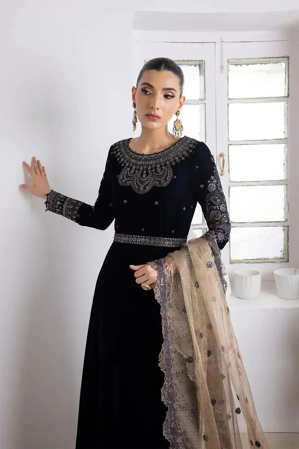 Iznik | Festive Velvet 23 | IV-35 SHAMS - Pakistani Designer Dress - by Iznik | Type: Formal - 100% Original at Saira Sultan