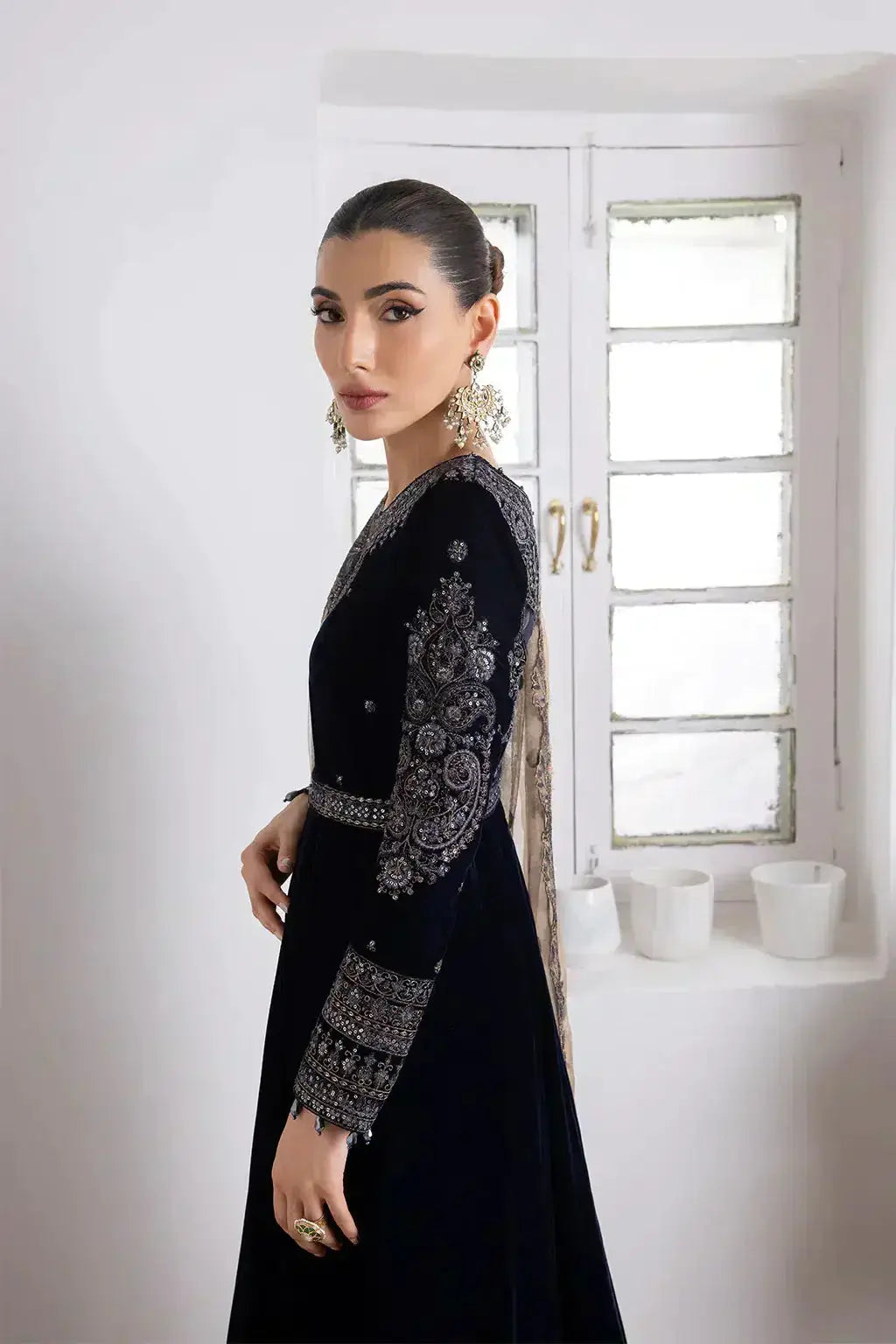 Iznik | Festive Velvet 23 | IV-35 SHAMS - Pakistani Designer Dress - by Iznik | Type: Formal - 100% Original at Saira Sultan