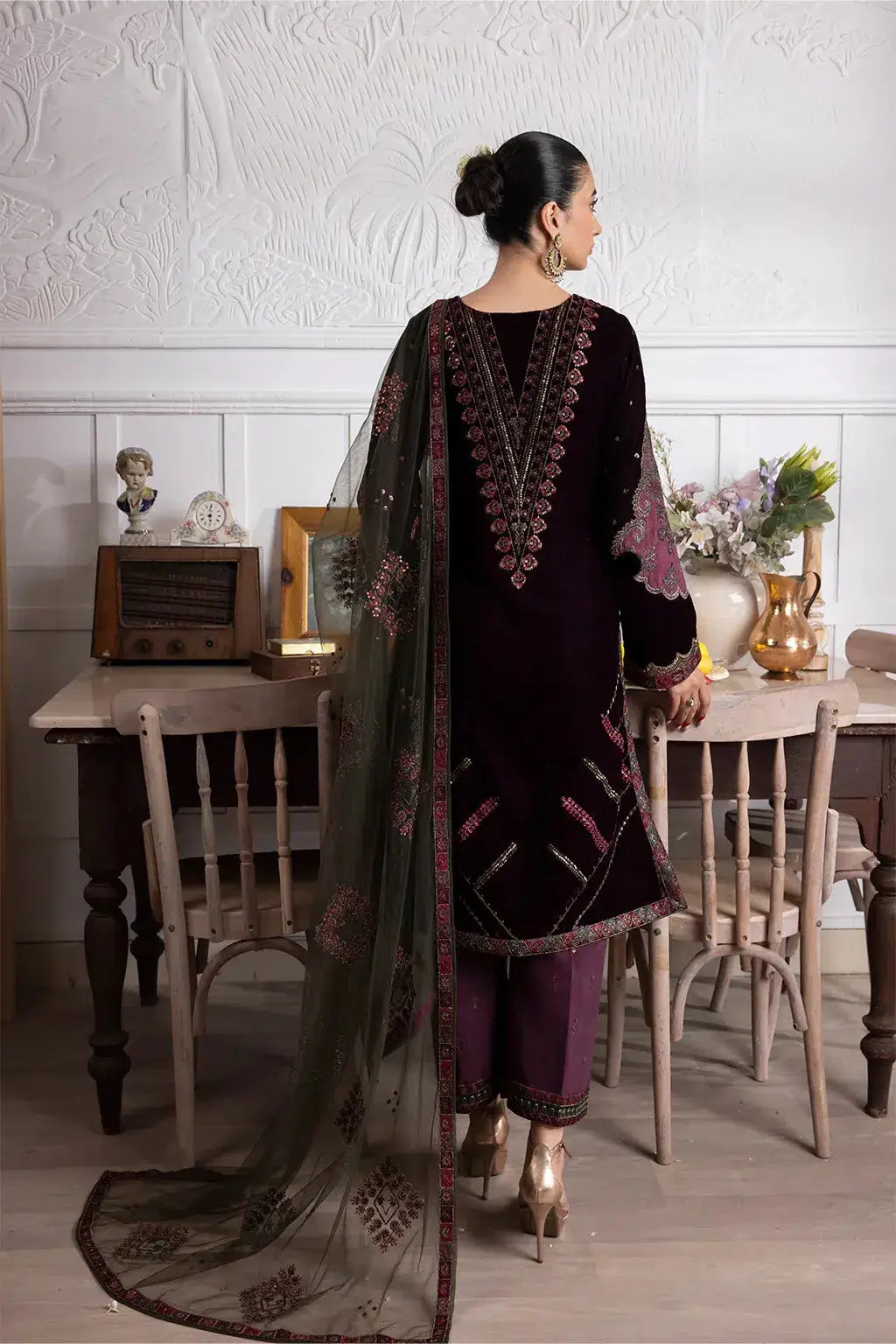 Iznik | Festive Velvet 23 | IV-30 AZITAH - Pakistani Designer Dress - by Iznik | Type: Formal - 100% Original at Saira Sultan