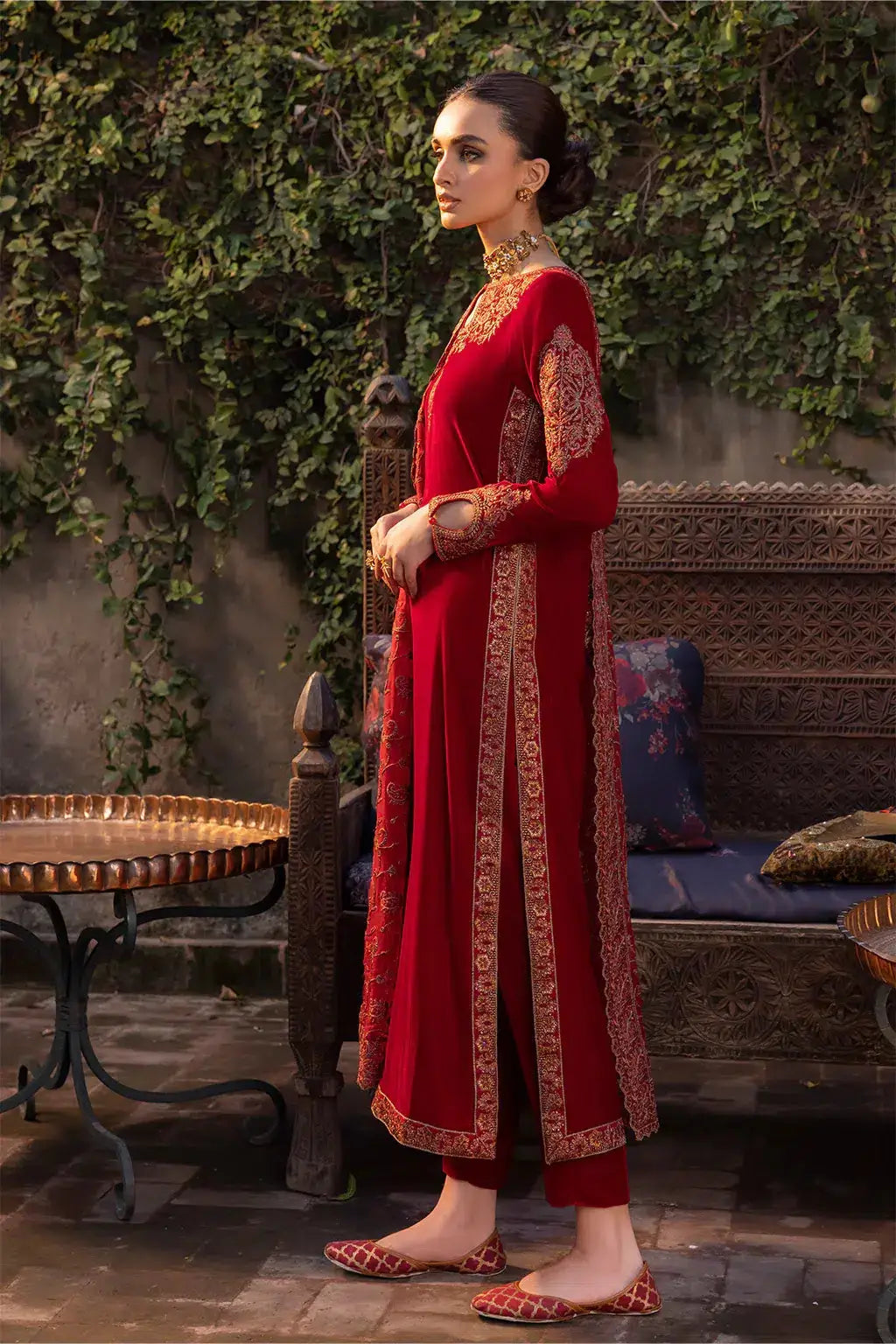 Iznik | Festive Velvet 23 | IV-37 MANIJEH - Pakistani Designer Dress - by Iznik | Type: Formal - 100% Original at Saira Sultan
