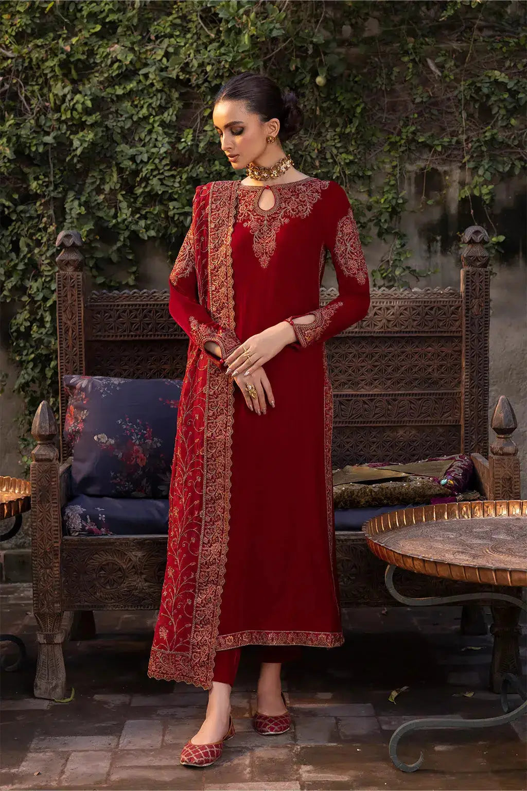 Iznik | Festive Velvet 23 | IV-37 MANIJEH - Pakistani Designer Dress - by Iznik | Type: Formal - 100% Original at Saira Sultan