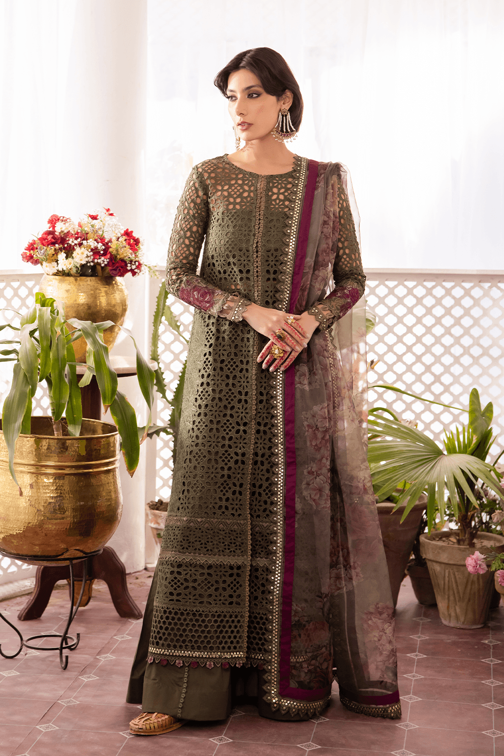 Iznik | Nani Ka Ghar | NKG-10 - Pakistani Designer Dress - by Iznik | Type: Luxury - 100% Original at Saira Sultan