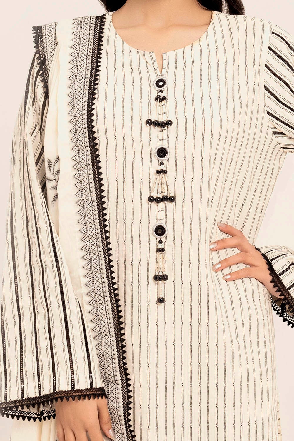 Gul Ahmed | Taara 25 | JD-42008 M Ivory Lawn