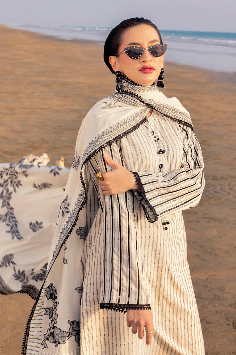 Gul Ahmed | Taara 25 | JD-42008 L Ivory Lawn