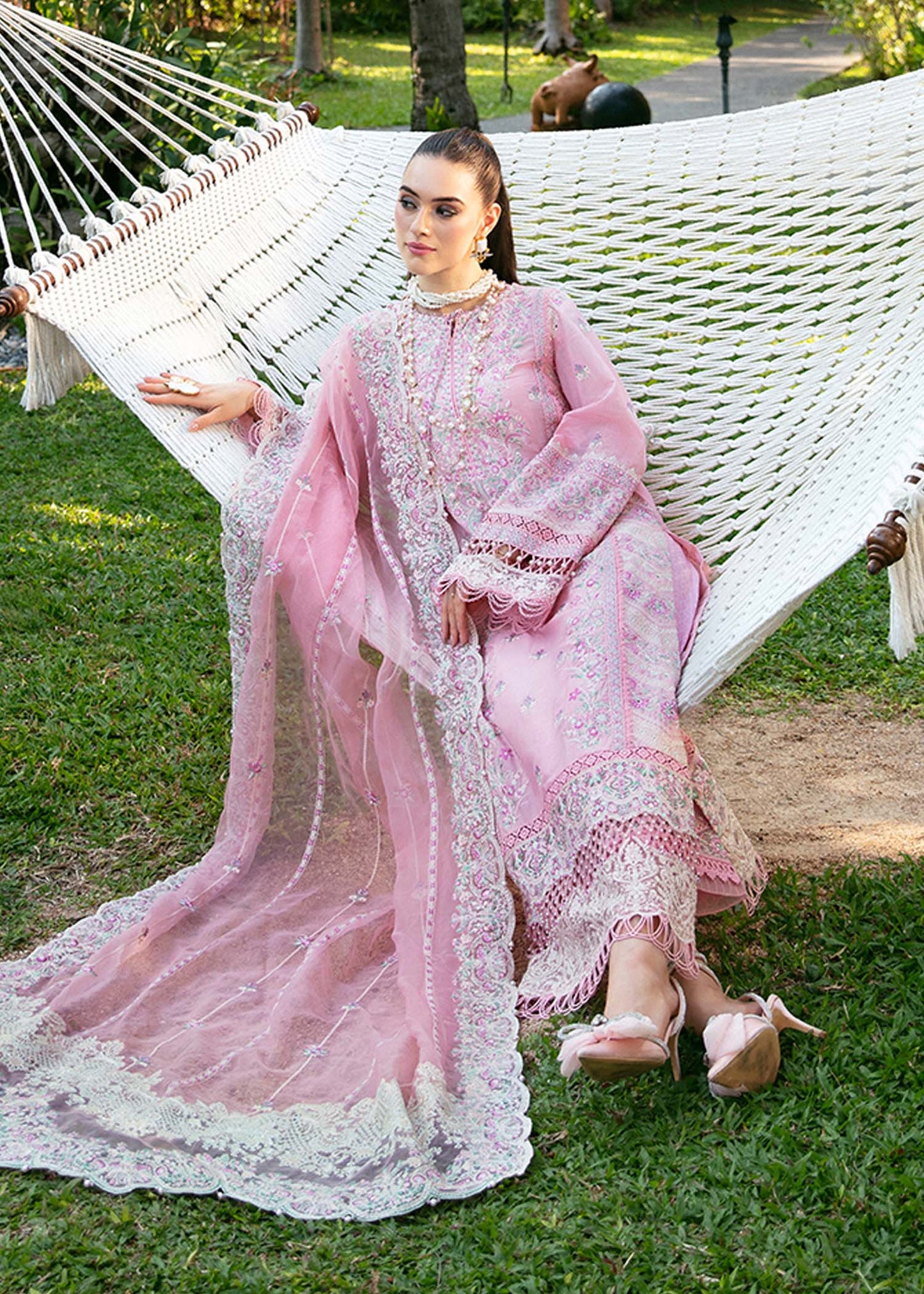 Kanwal Malik | Sareen Luxury Lawn 24 | Misty - Pakistani Designer Dress - by Kanwal Malik | Type: Luxury - 100% Original at Saira Sultan