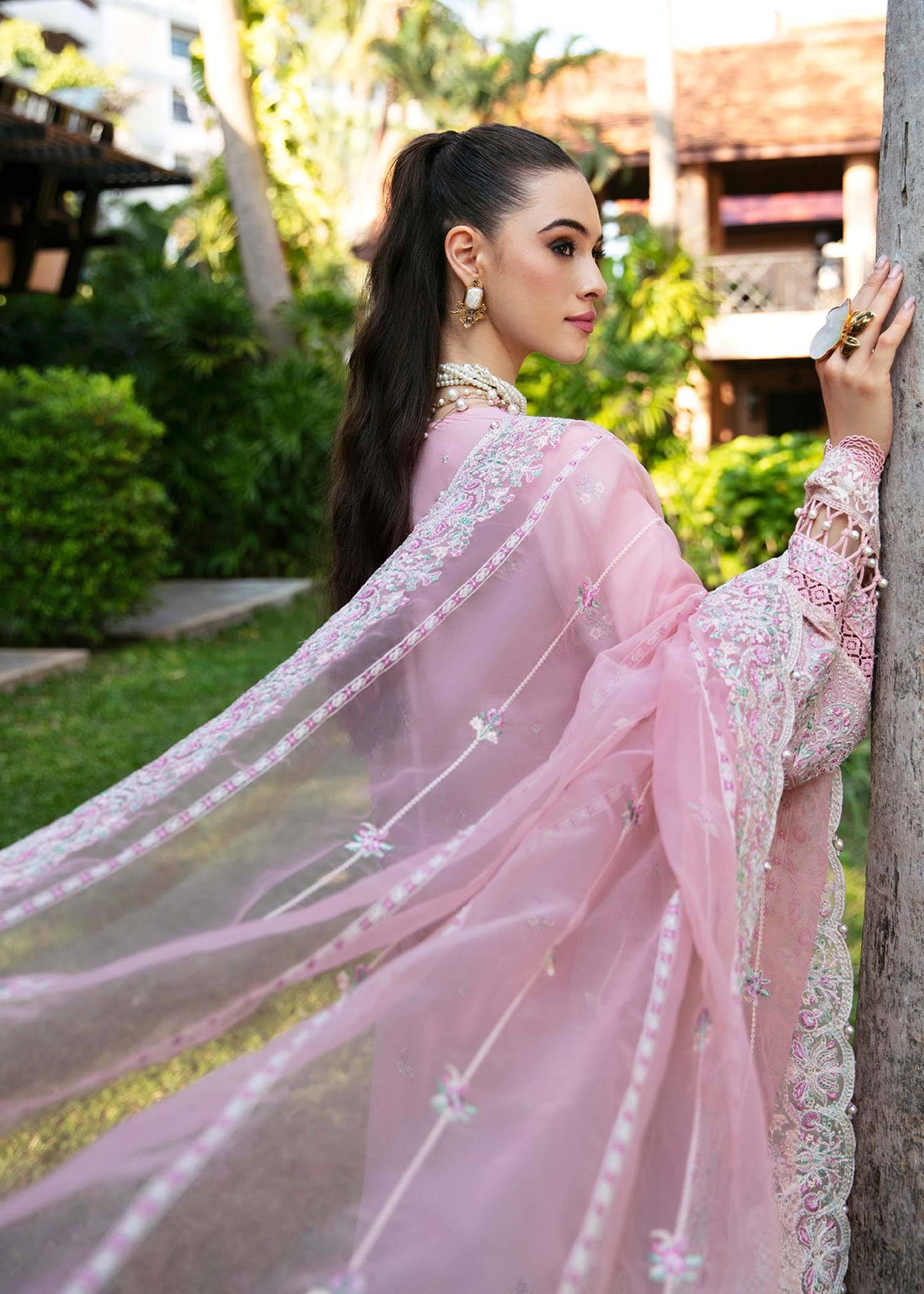 Kanwal Malik | Sareen Luxury Lawn 24 | Misty - Pakistani Designer Dress - by Kanwal Malik | Type: Luxury - 100% Original at Saira Sultan