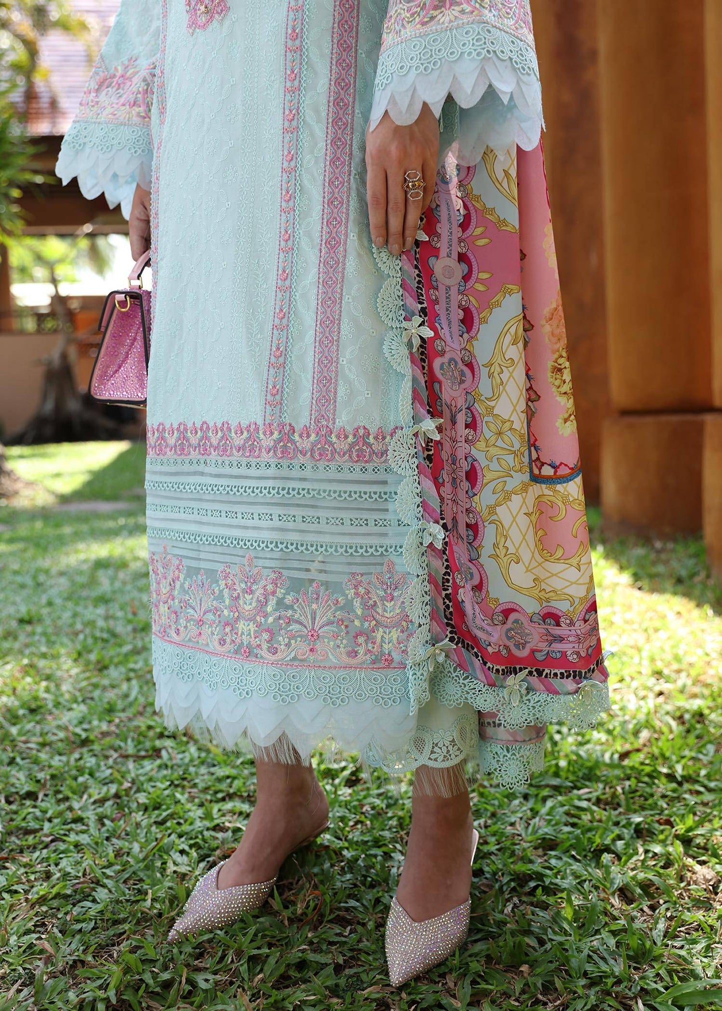 Kanwal Malik | Sareen Luxury Lawn 24 | Lilly - Pakistani Designer Dress - by Kanwal Malik | Type: Luxury - 100% Original at Saira Sultan