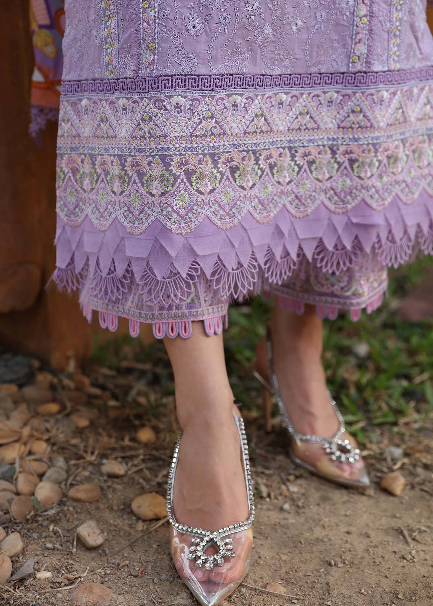 Kanwal Malik | Sareen Luxury Lawn 24 | Capri - Pakistani Designer Dress - by Kanwal Malik | Type: Luxury - 100% Original at Saira Sultan