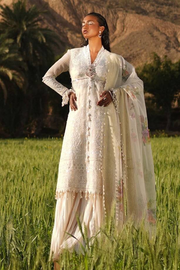 Sana Safinaz | Luxury Lawn Collection | 005A - Pakistani Designer Dress - by Sana Safinaz | Type: Luxury - 100% Original at Saira Sultan