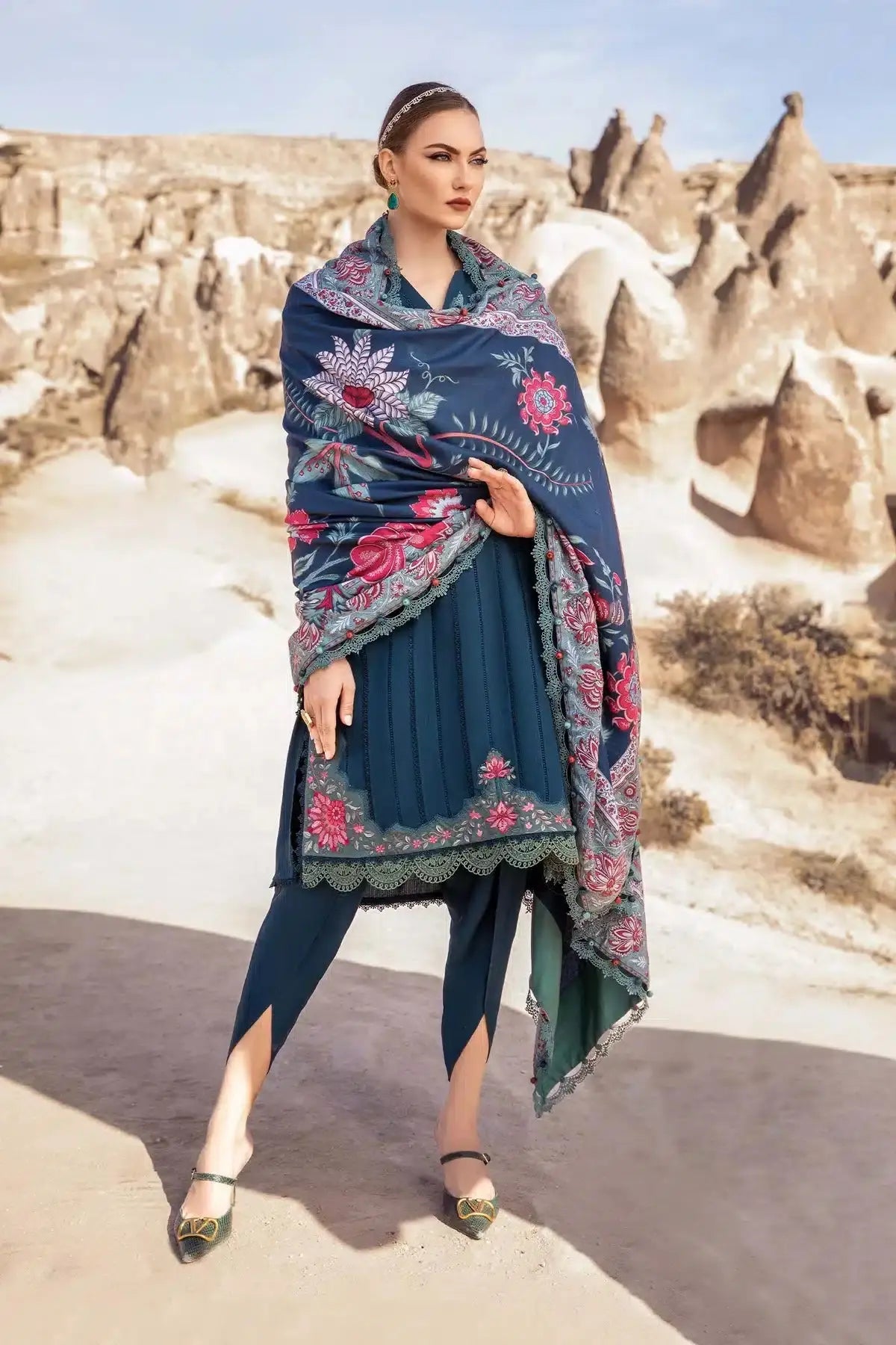 Maria B | M Prints Winter 23 | MPT-2005-B - Pakistani Designer Dress - by Maria B | Type: Luxury - 100% Original at Saira Sultan