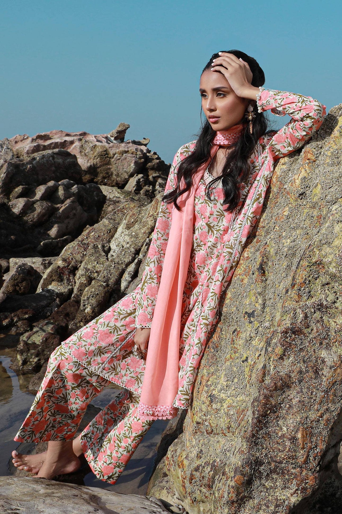 Sana Safinaz | Mahay Spring 24 | H241-004B-3CG - Pakistani Designer Dress - by Sana Safinaz | Type: Luxury - 100% Original at Saira Sultan
