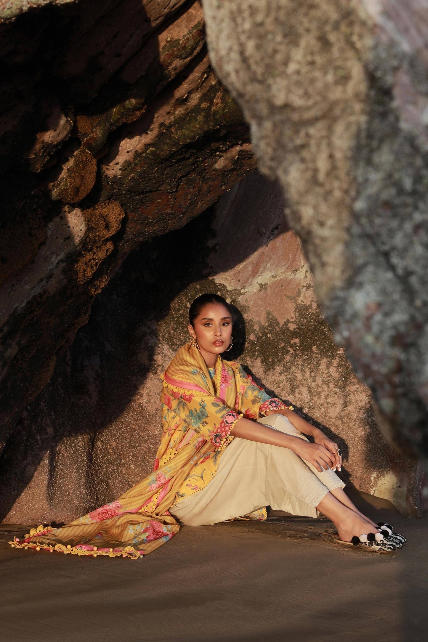 Sana Safinaz | Mahay Spring 24 | H241-007B-2S - Pakistani Designer Dress - by Sana Safinaz | Type: Luxury - 100% Original at Saira Sultan