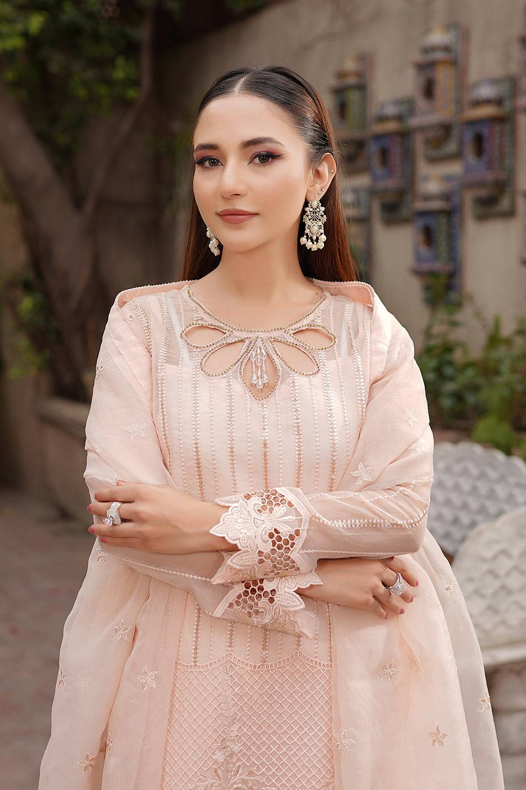 Maryams | Luxury Eid Pret | M-1103 - Pakistani Designer Dress - by Maryams | Type: Luxury - 100% Original at Saira Sultan