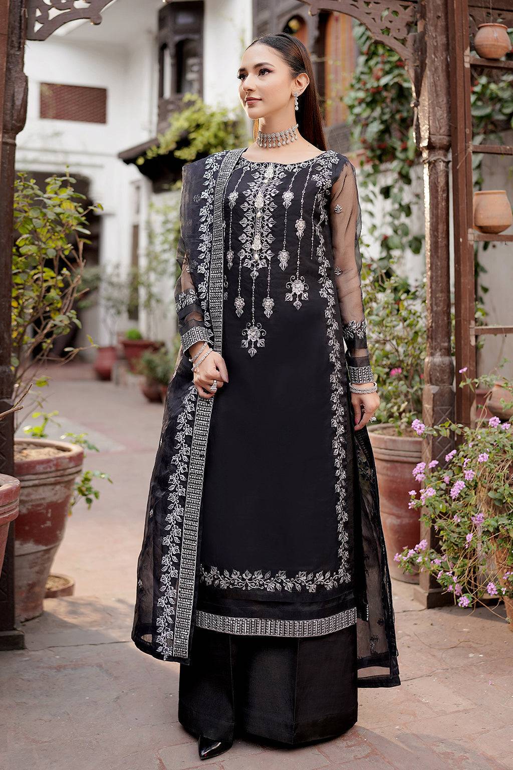 Maryams | Luxury Eid Pret | M-1106 - Pakistani Designer Dress - by Maryams | Type: Luxury - 100% Original at Saira Sultan
