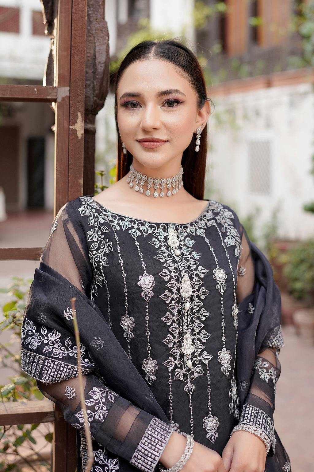 Maryams | Luxury Eid Pret | M-1106 - Pakistani Designer Dress - by Maryams | Type: Luxury - 100% Original at Saira Sultan
