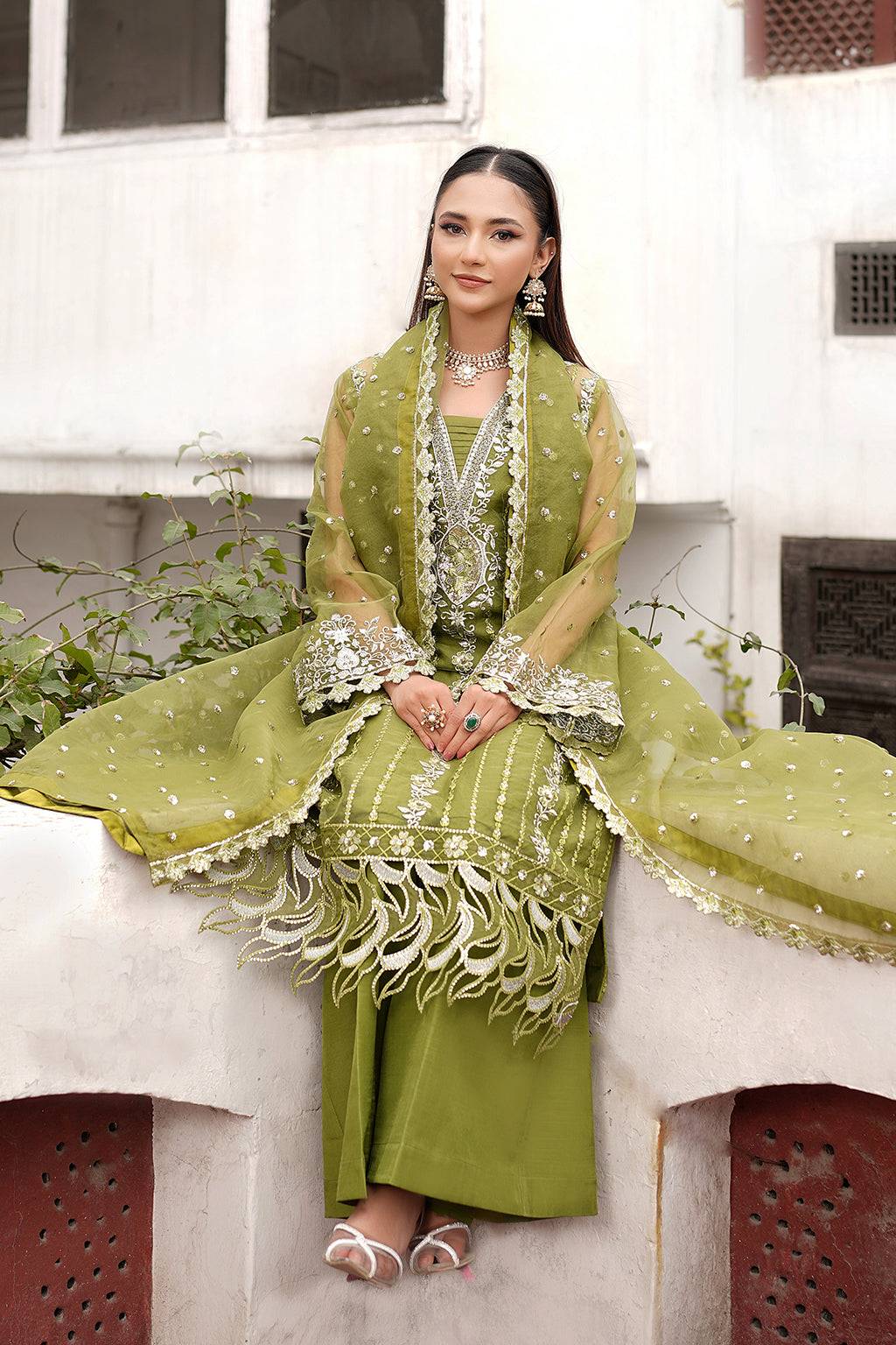 Maryams | Luxury Eid Pret | M-1104 - Pakistani Designer Dress - by Maryams | Type: Luxury - 100% Original at Saira Sultan