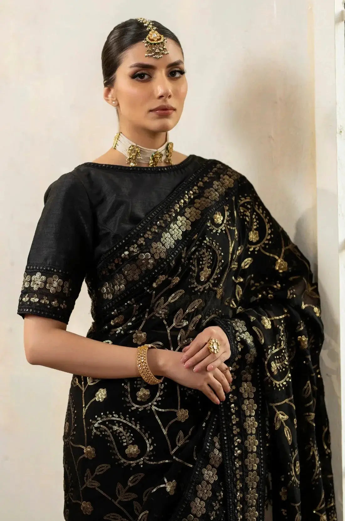 Mohagni | Janan Formals | LAILA MGL-14 - Pakistani Designer Dress - by Mohagni | Type: Formal - 100% Original at Saira Sultan