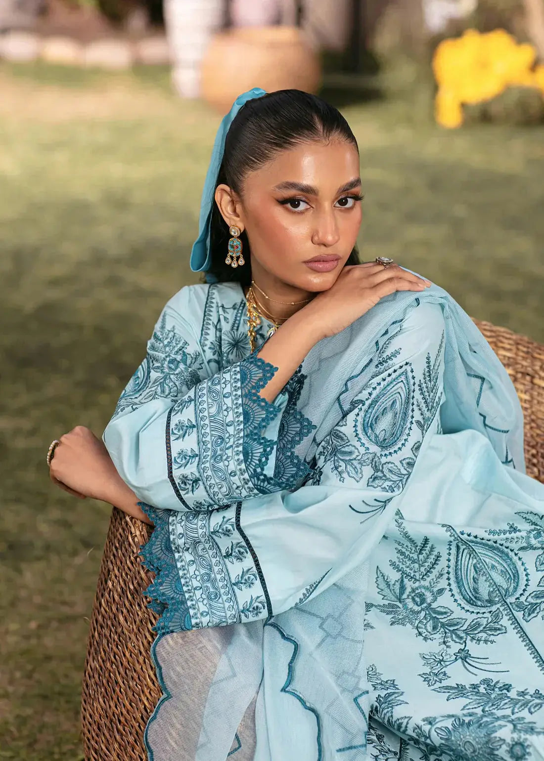 Mohagni | Muntazir Luxury Lawn 24 | CM-10 - Pakistani Designer Dress - by Mohagni | Type: Luxury - 100% Original at Saira Sultan