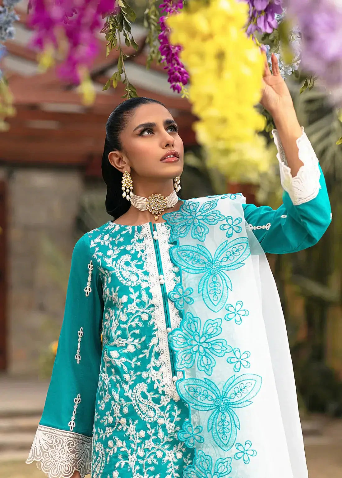 Mohagni | Muntazir Luxury Lawn 24 | MGZ-10 - Pakistani Designer Dress - by Mohagni | Type: Luxury - 100% Original at Saira Sultan