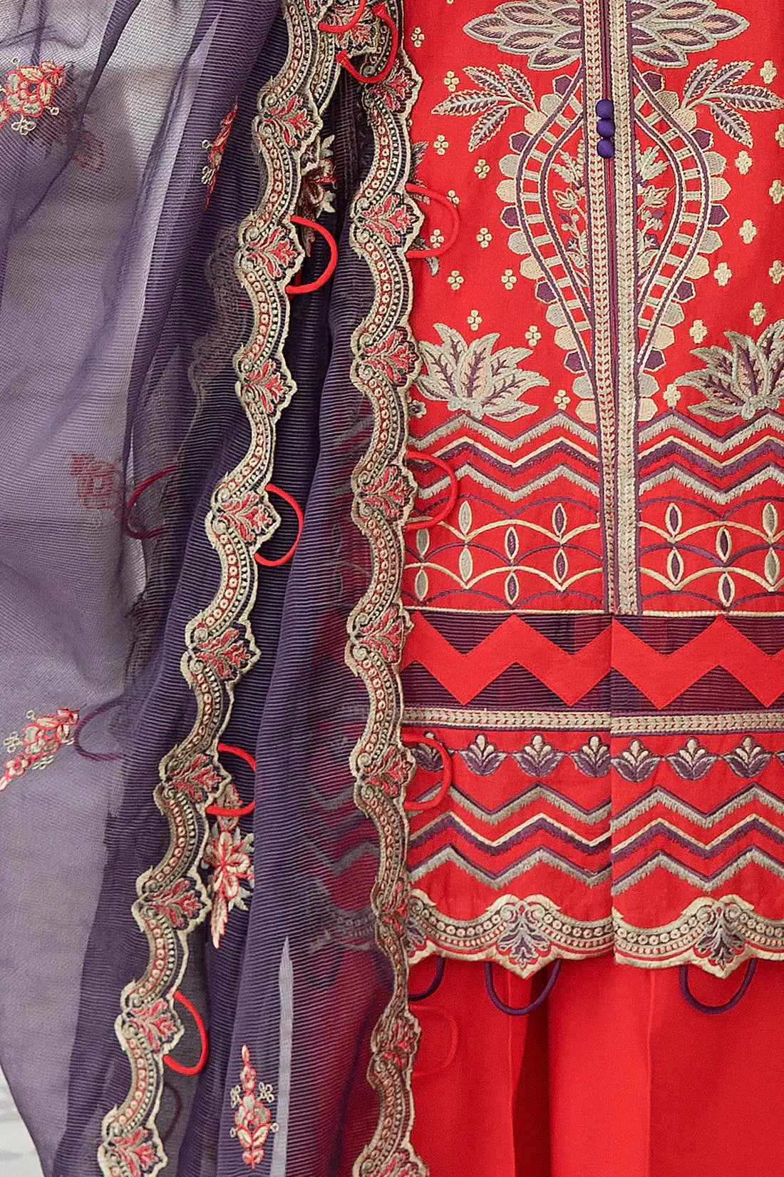 Mohagni | Muntazir Luxury Lawn 24 | AM-10 - Pakistani Designer Dress - by Mohagni | Type: Luxury - 100% Original at Saira Sultan