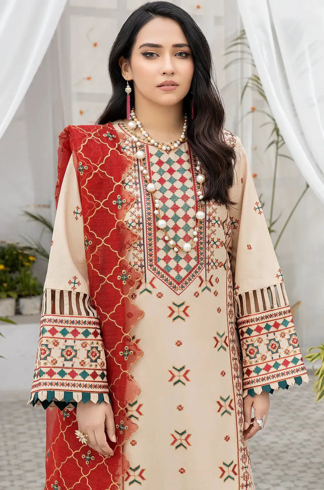 Mohagni | Muntazir Luxury Lawn 24 | AM-15 - Pakistani Designer Dress - by Mohagni | Type: Luxury - 100% Original at Saira Sultan
