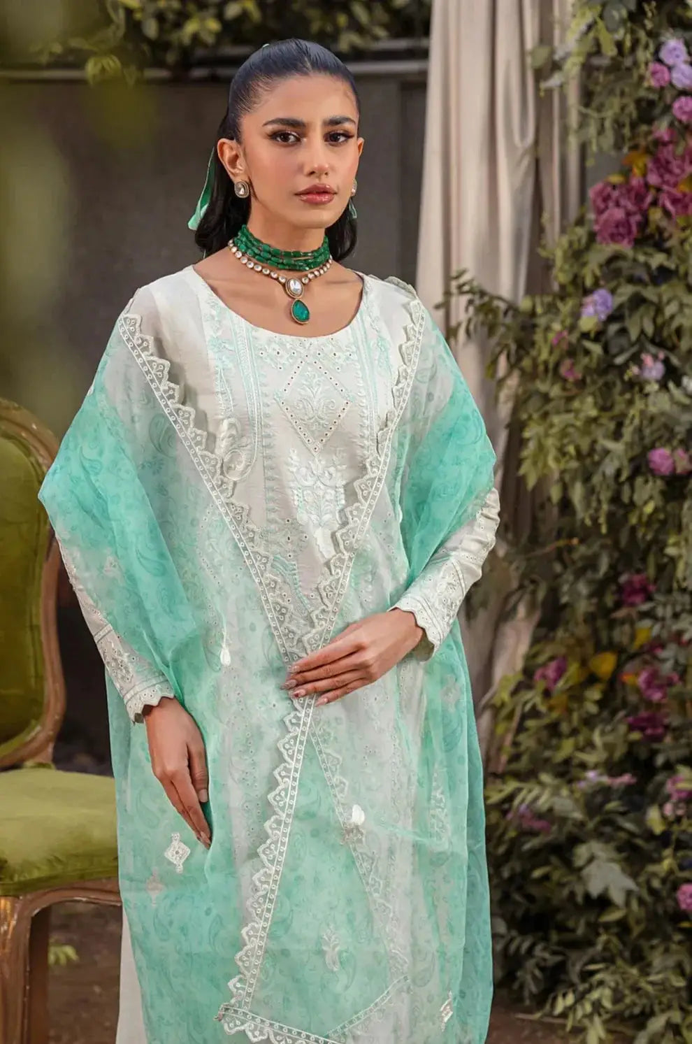 Mohagni | Muntazir Luxury Lawn 24 | CM-03 - Pakistani Designer Dress - by Mohagni | Type: Luxury - 100% Original at Saira Sultan