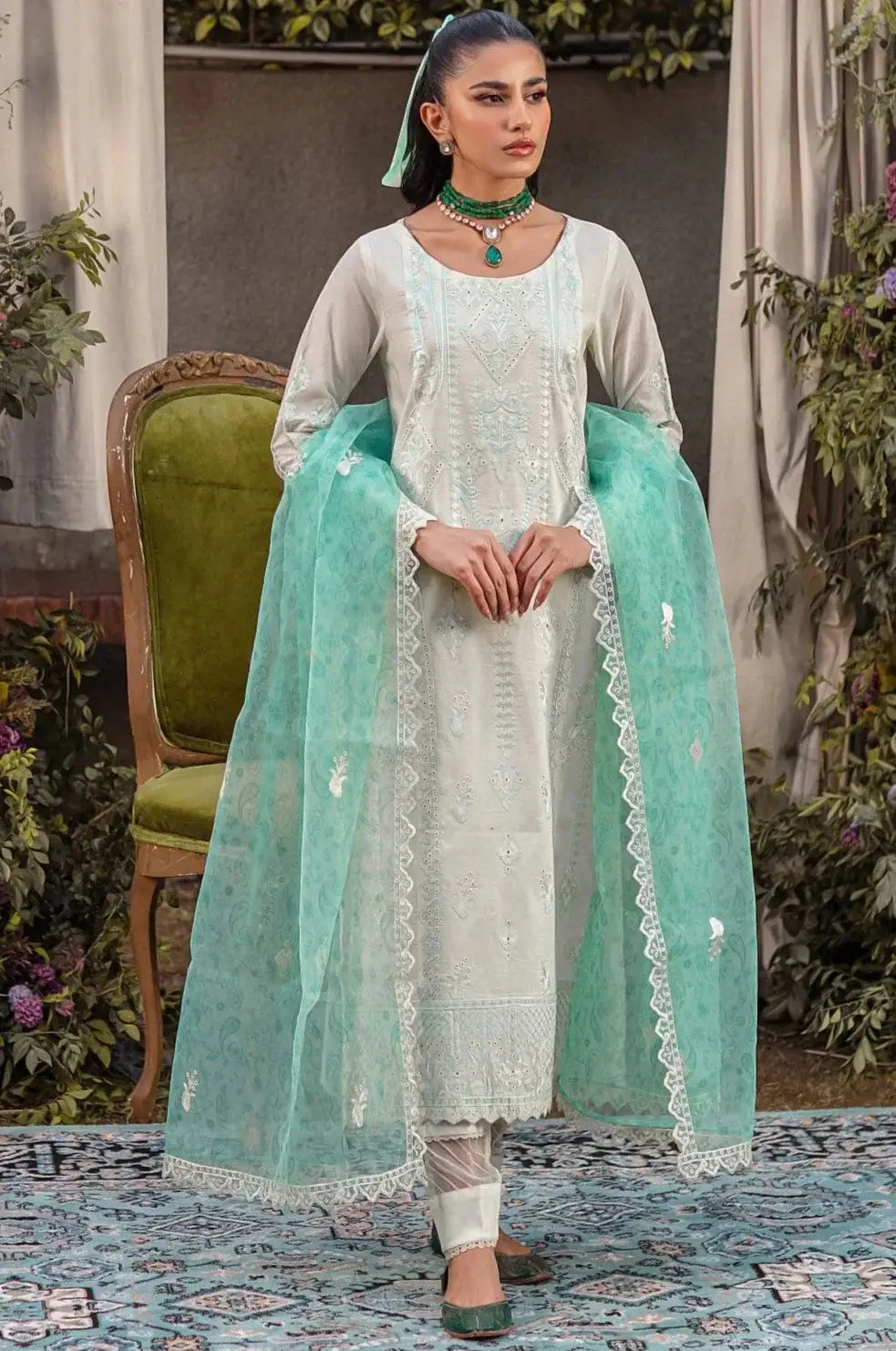 Mohagni | Muntazir Luxury Lawn 24 | CM-03 - Pakistani Designer Dress - by Mohagni | Type: Luxury - 100% Original at Saira Sultan