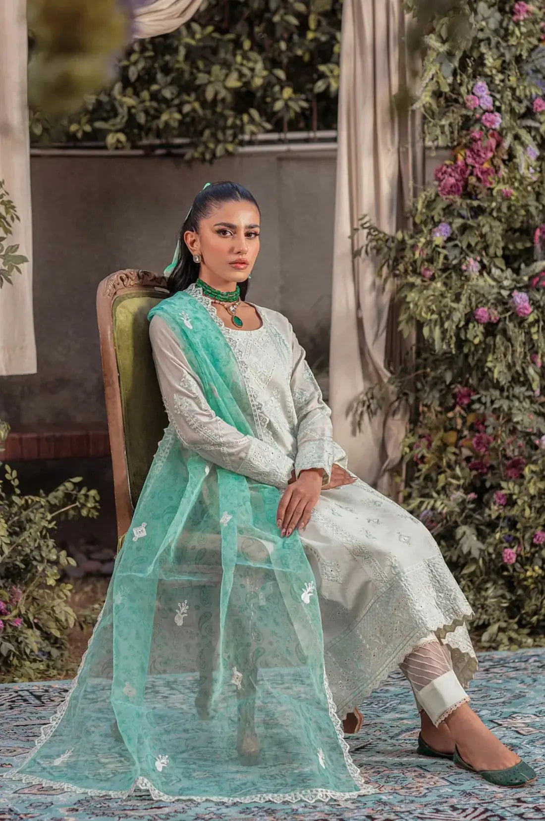 Mohagni | Muntazir Luxury Lawn 24 | CM-03 - Pakistani Designer Dress - by Mohagni | Type: Luxury - 100% Original at Saira Sultan
