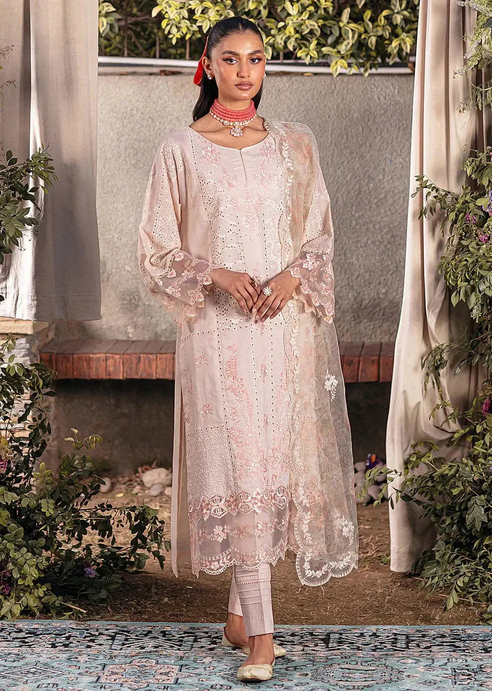 Mohagni | Muntazir Luxury Lawn 24 | CM-04 - Pakistani Designer Dress - by Mohagni | Type: Luxury - 100% Original at Saira Sultan
