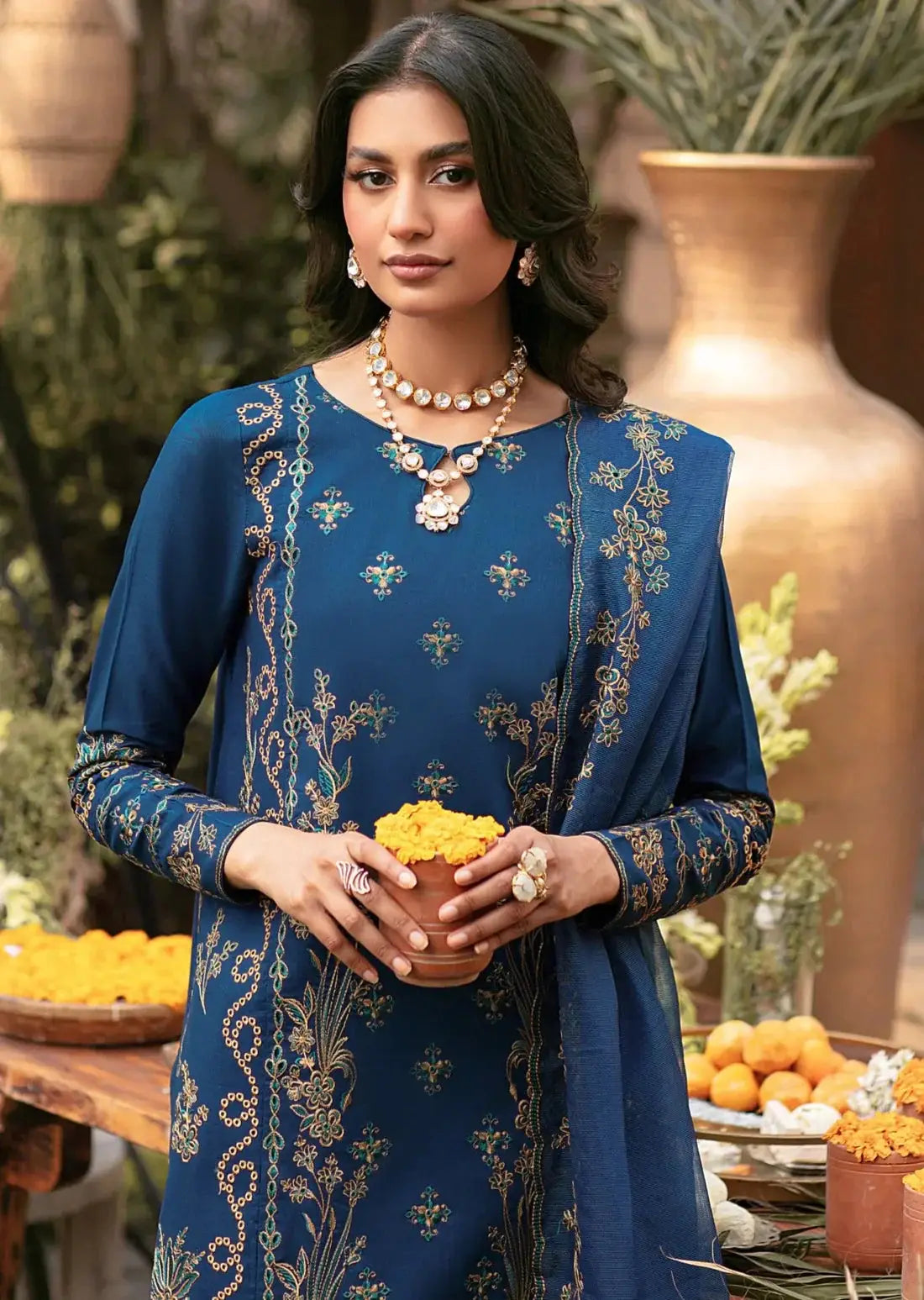 Mohagni | Muntazir Luxury Lawn 24 | CM-06 - Pakistani Designer Dress - by Mohagni | Type: Luxury - 100% Original at Saira Sultan