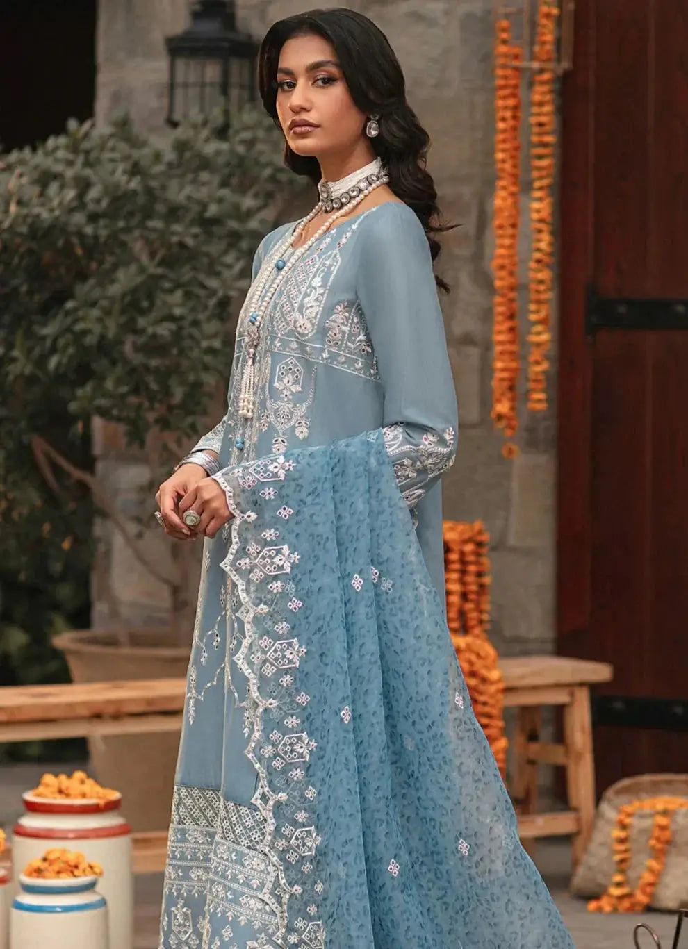 Mohagni | Muntazir Luxury Lawn 24 | CM-07 - Pakistani Designer Dress - by Mohagni | Type: Luxury - 100% Original at Saira Sultan