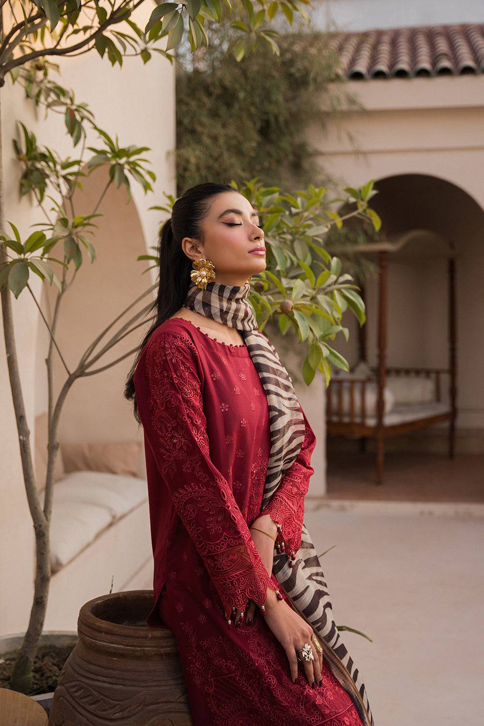 Neeshay | Symphony Luxury Lawn 24 | Cadence - Pakistani Designer Dress - by Neeshay | Type: Luxury - 100% Original at Saira Sultan