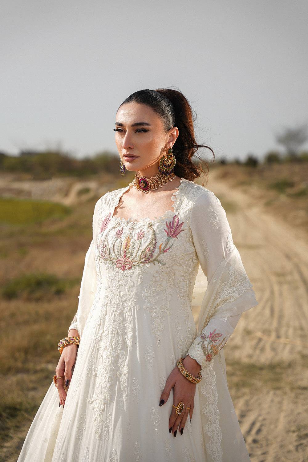 Nilofer Shahid | Verve Summer 24 | Kaira Verve SS 24 - Pakistani Designer Dress - by Nilofer Shahid | Type: Formal - 100% Original at Saira Sultan