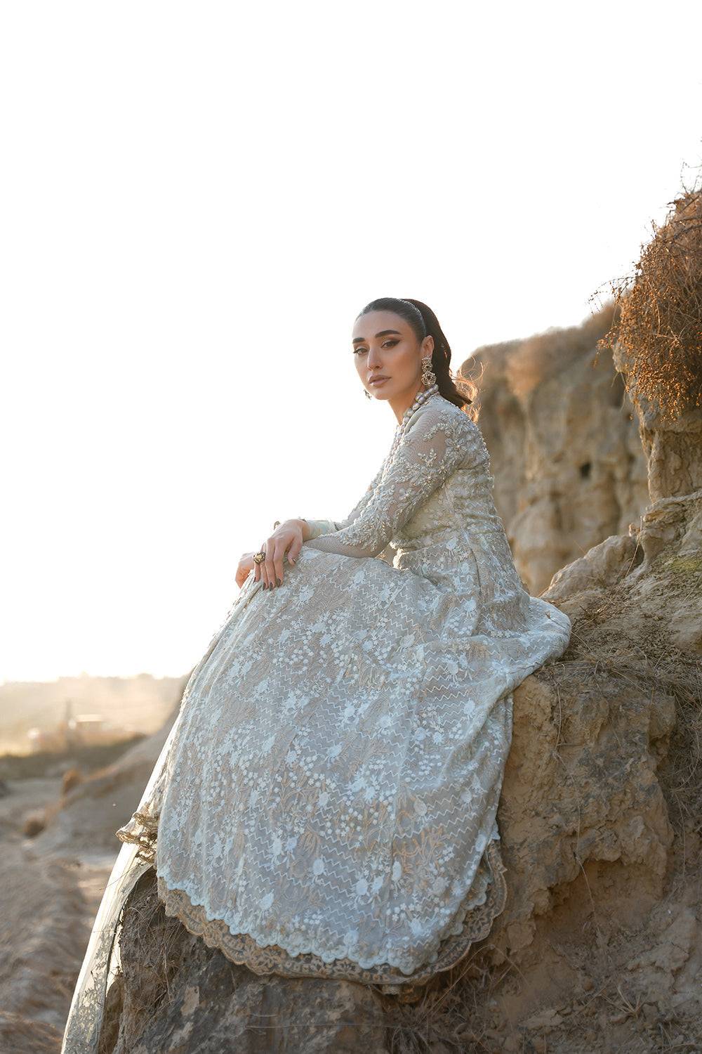 Nilofer Shahid | Verve Summer 24 | Mavi Verve SS 24 - Pakistani Designer Dress - by Nilofer Shahid | Type: Formal - 100% Original at Saira Sultan