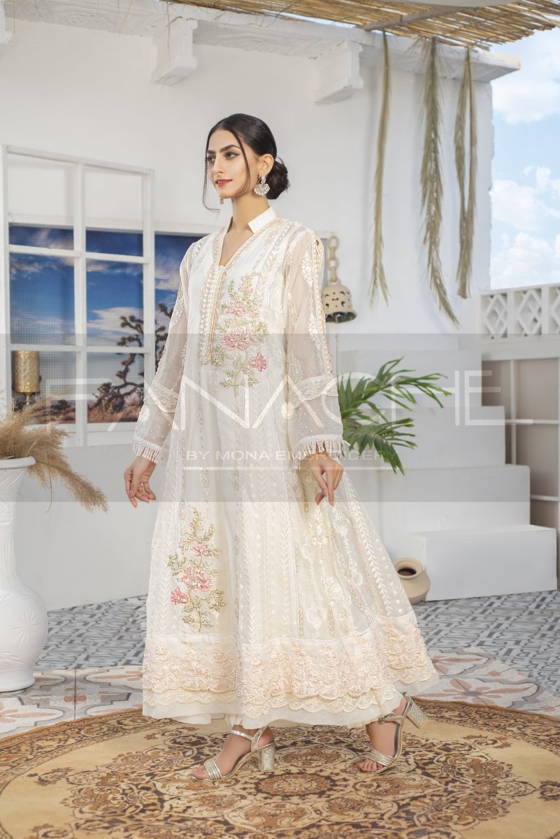 Panache | Pret | Peachy Poise M