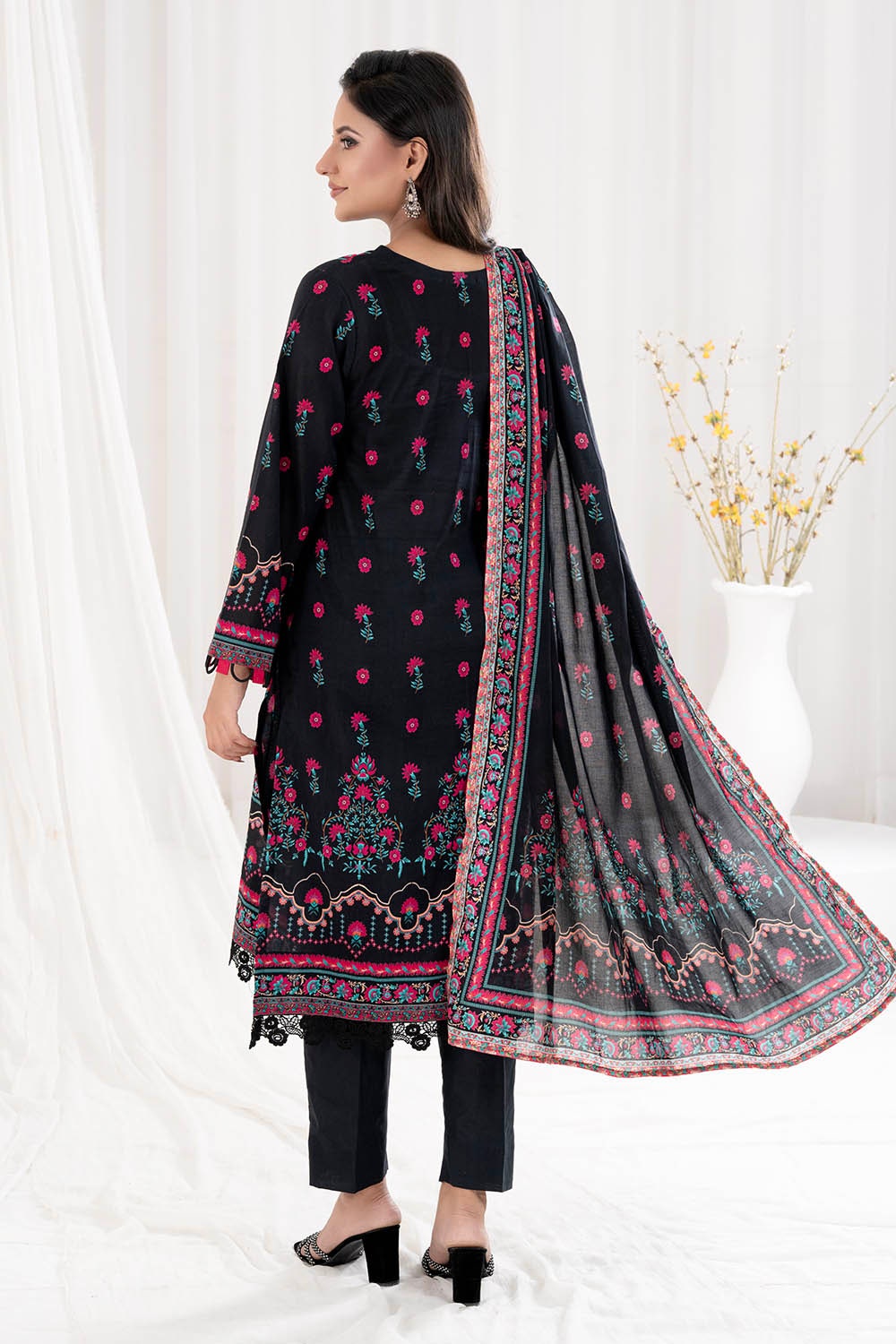 Gul Ahmed | Summer Special 25 | CLP-52213 S Black Lawn
